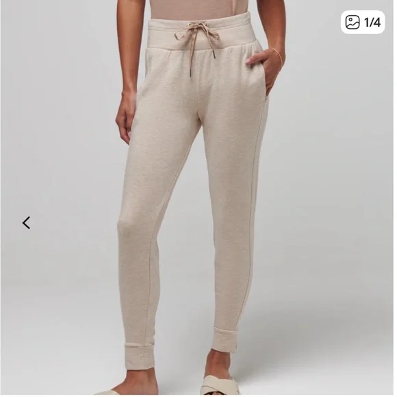 NWT Travis Mathew Adelaide Cloud Terry Jogger Lounge Pant Lt Grey size Medium